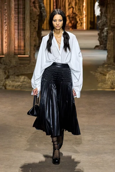 Look 33